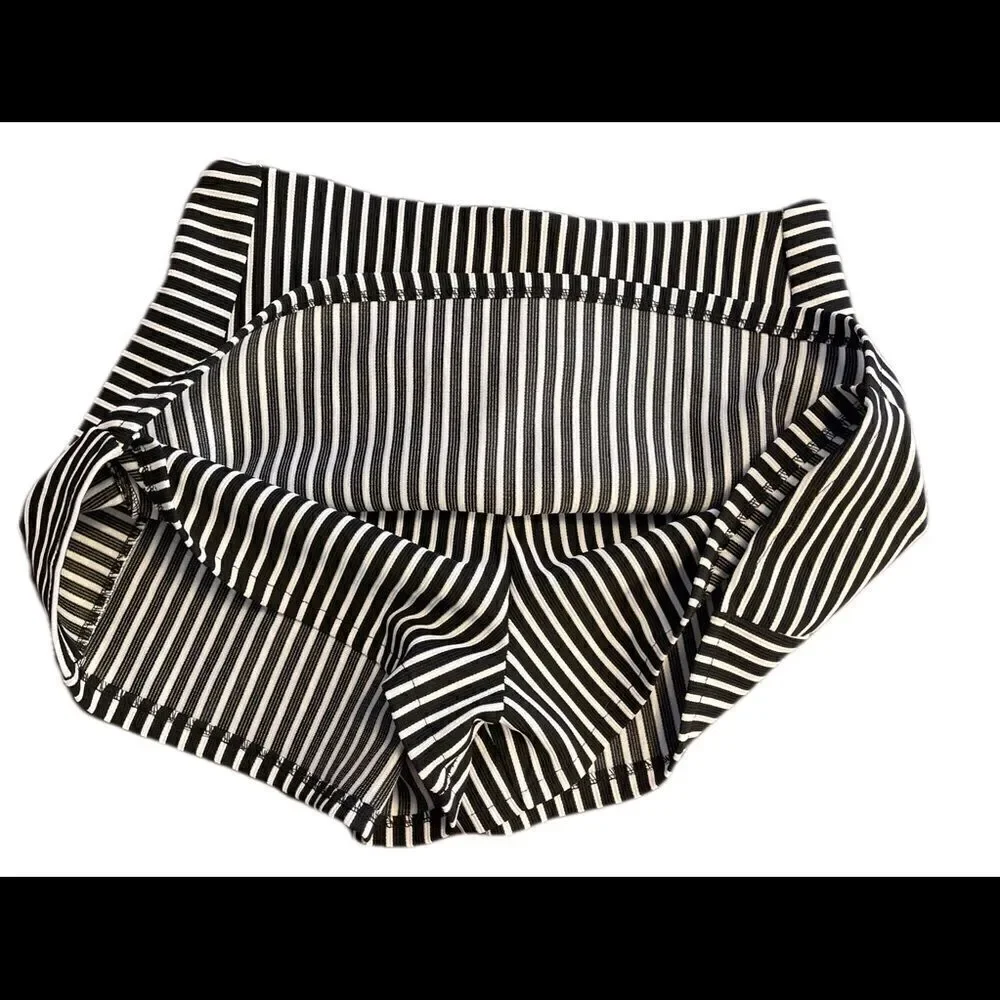 DON’T ASK WHY Black/White Striped Skort One Size - Picture 3 of 5